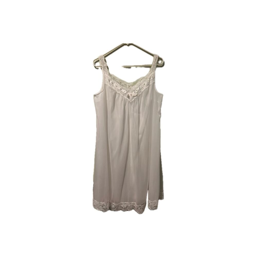 Vintage night gown vanity fair size M